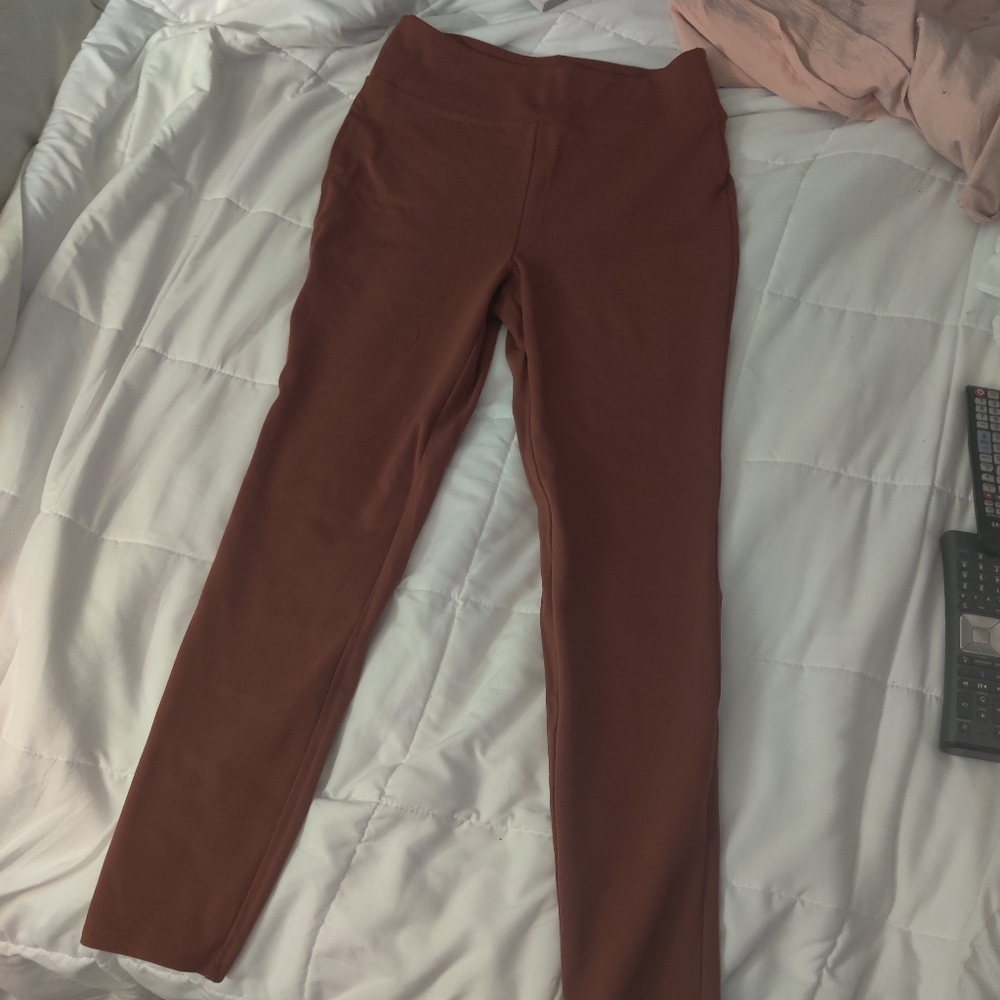 Woman's forever 21 leggings
